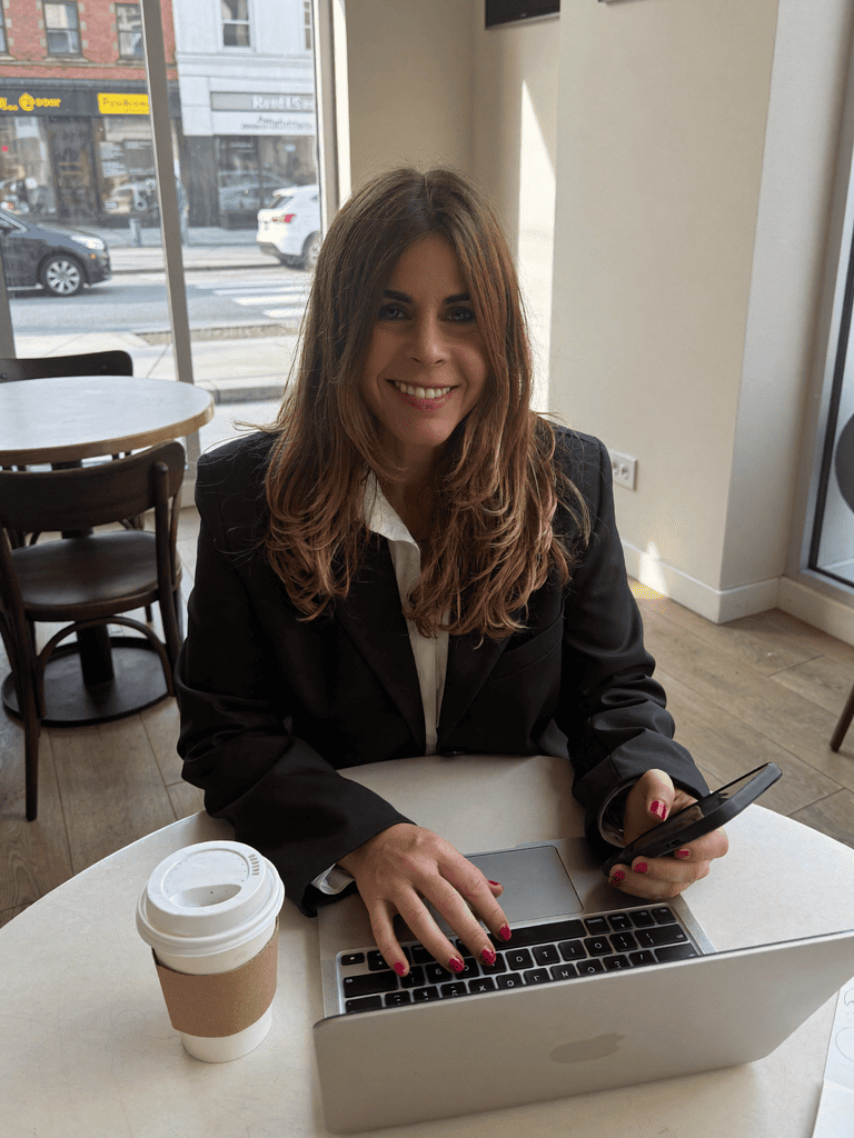 Sheila Aguilar — Consultora de marketing digital